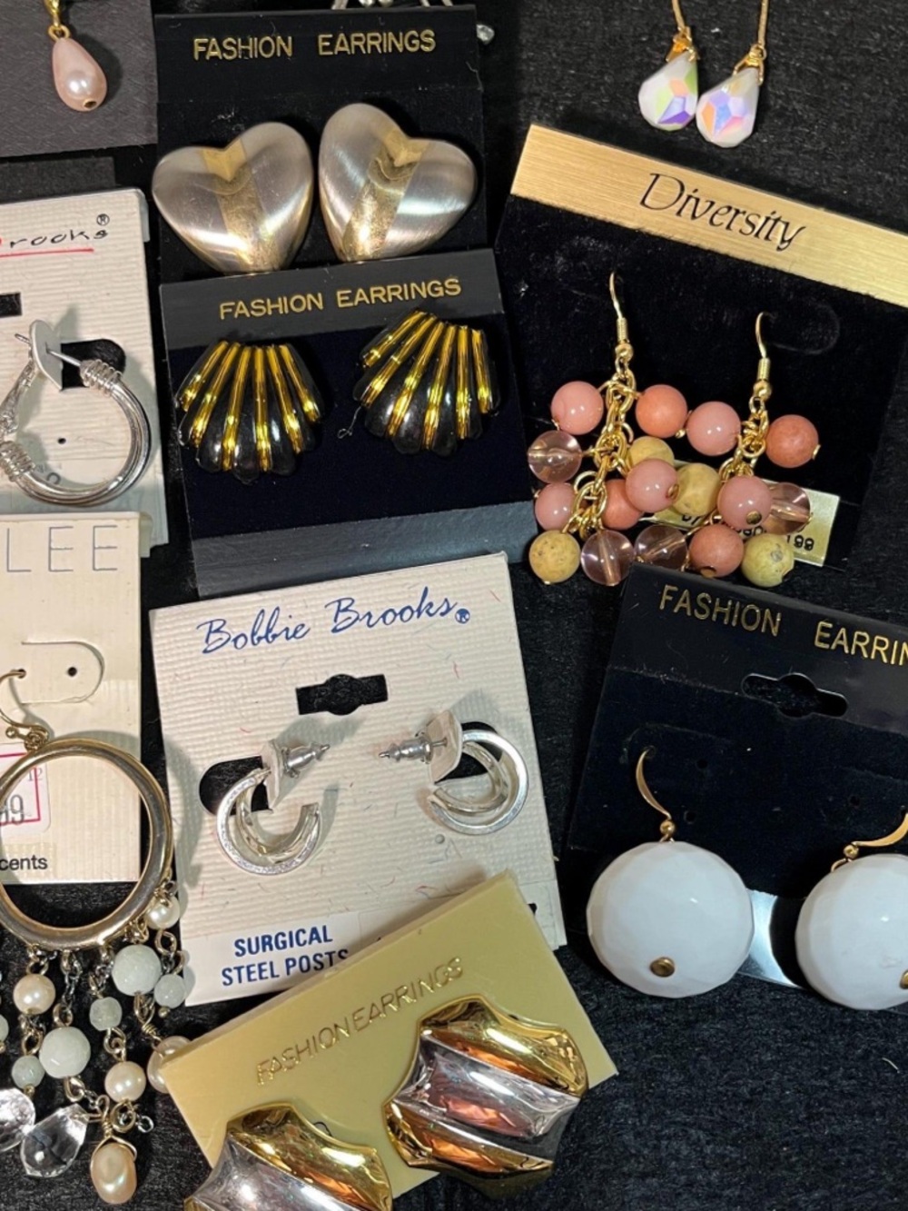 Vintage Earrings Lot (10 PAIRS) 70s 80s 90s earrings-Mystery lot-Closeout - Picture 2 of 3